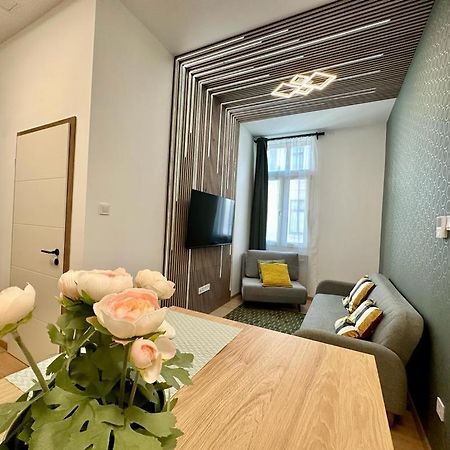 Apartment At Gozsdu Courtyard #Partyzone #Downtown #Freeparking Budapest Exterior foto